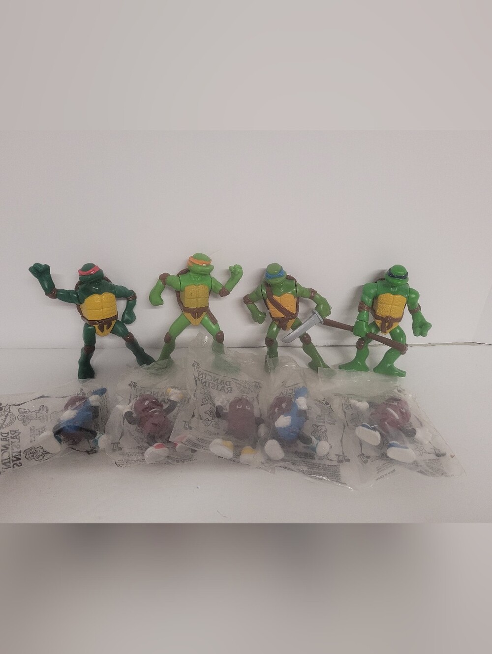 California Raisins Lot From Hardees And 4 Ninja Turtles